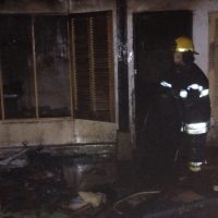 Un hospitalizado por un incendio en una casa