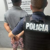 Una pareja de hermanos detenidos en un micro después de Robar en Los Talas.