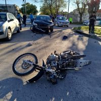 Siniestro Vial en Berisso Deja a Joven Motociclista Lesionada