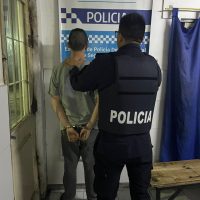 Berisso: Joven de 20 años golpeó y amenazo a un menor y a su madre