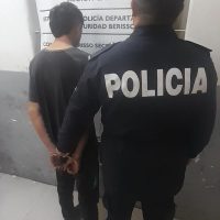 Entró corriendo a la comisaría para avisar que lo querían robar