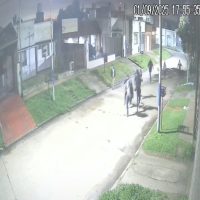 Video: Brutal asalto y golpiza a un hombre