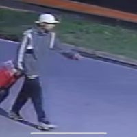 Un Delincuente Saqueó el Club El Carmen y Huyó con Parlantes y Mercadería