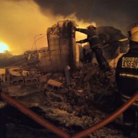 Los Bomberos Voluntarios de Ensenada actuaron en un incendio industrial en Ezeiza