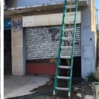 Incendio devastador en un local de comidas de Avenida Montevideo