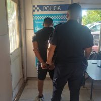 Llevaba cocaína para vender en una media