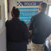 Expolicía y Exbarrabrava de Estudiantes, Detenido en Berisso por Presunta Extorsión