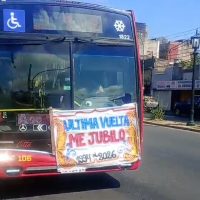 Un adiós sobre ruedas: el emotivo reconocimiento de una vecina a un chofer de la línea 214 ¿Cómo se llamará?