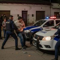 Pelea familiar: tío y  sobrino presos, la abuela los denunció