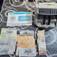 NARCOMENUDEO EN BERISSO: CAYÓ CON COCAÍNA EN UNA MOTO Y LE ALLANARON LA CASA