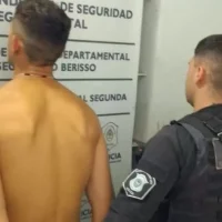 Se peleó con la policía porque le sacaron la moto robada en la que andaba