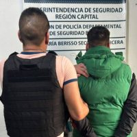 Lo fueron a buscar por robo y vendía cocaína