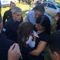 Gracias a Dios: Esmeralda apareció sana y salva en un descampado de Cosquín