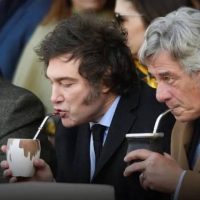 Tomá Mate: Del «vota  a Milei», al Abismo de la Desregulación y los insultos