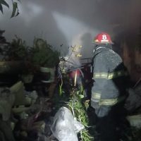 Un anciano en estado crítico tras ser rescatado por los bomberos