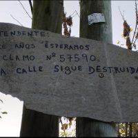 Abandono, barro y hasta un cartel para el intendente de Berisso