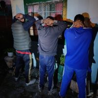 FUERON POR ARMAS ENCONTRARON DROGAS