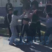 EXTREMA VIOLENCIA EN LA PUERTA DE UN COLEGIO DE BERISSO