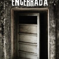Encerró a su pareja y escapó con su hija