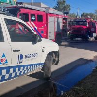 Feroz incendio en El Carmen: cinco dotaciones de bomberos trabajaron por más de tres horas