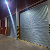 Histórica obra: la Sociedad de Bomberos Voluntarios de Berisso inició el recambio de portones en su Cuartel Central