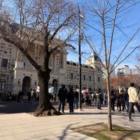 Crisis en la Cooperativa Textil de Berisso: Trabajadores marcharon al Ministerio de Salud y a Gobernación en busca de respuestas