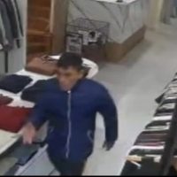 Un hombre simuló estar armado, asaltó dos comercios en pocos minutos y fue detenido en Berisso
