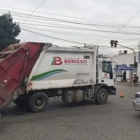 Trágico accidente en Berisso: un jubilado de 76 años murió tras ser atropellado por un camión recolector