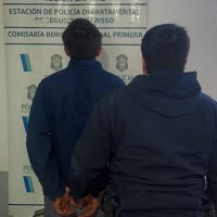 Violento Berisso: atacaron a piñas a un policía