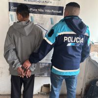 Detuvieron a dos hermanastros en Berisso por matar a puñaladas a un tatuador