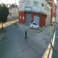 PREOCUPACIÓN EN EL BARRIO: ROBAN CAÑOS DE GAS A PLENA LUZ DEL DÍA EN CALLE 8 ENTRE 163 Y 164