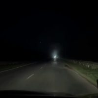 PREOCUPACIÓN POR LA SEGURIDAD VIAL: UN TRAMO DE LA AVENIDA 66 QUEDÓ A OSCURAS TRAS UNA FALLA ELÉCTRICA