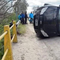 UN JOVEN VOLCÓ  EN EL PUENTE ROMA EN BERISSO