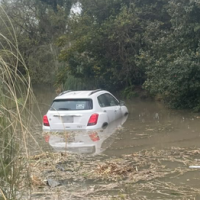 AL AGUA AUTO: MOJADO PERO CON SUERTE