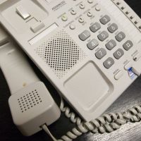 HOSPITAL DE BERISSO: VECINOS DENUNCIAN MÁS DE UNA SEMANA SIN ATENCIÓN TELEFÓNICA