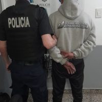 BOTÓN ANTIPÁNICO ACTIVADO Y UN MASCULINO DETENIDO