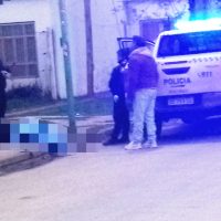 TRAGEDIA EN BERISSO: UN TRABAJADOR MUNICIPAL FALLECIÓ TRAS DESCOMPENSARSE EN LA PARADA DEL MICRO, NO FUNCIONÓ EL DESFIBRILADOR