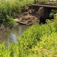 OTRO DESMORONAMIENTO DEL PUENTE DE 30 Y AV. 66: HASTA QUE SE CAIGA
